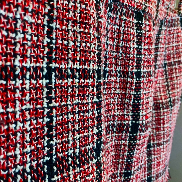 Blk, Red, & White / SHEIN Tweed Skirt / SIZE : M - Picture 3 of 3